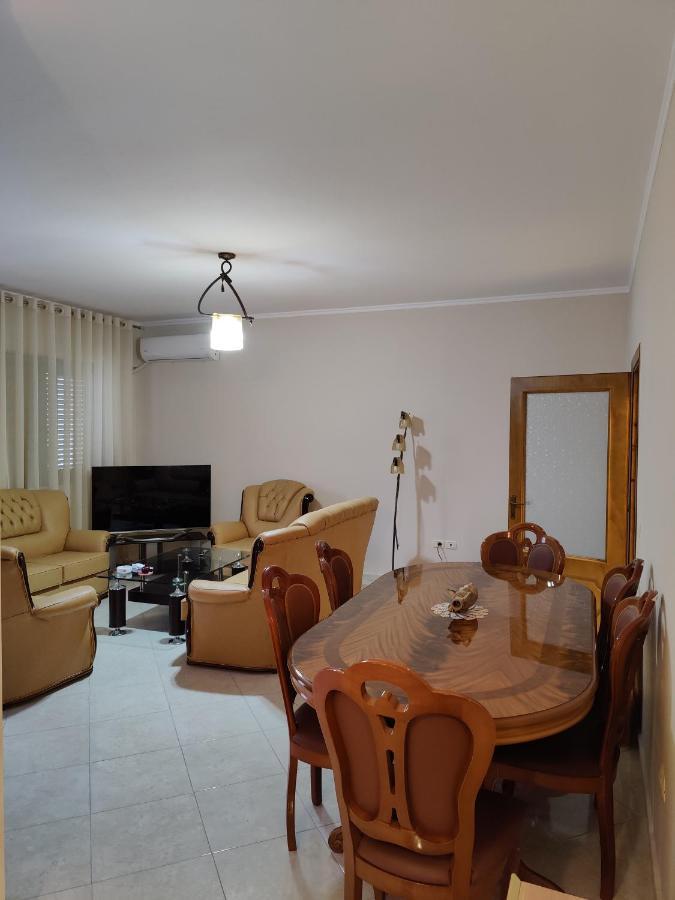 City Center Apartment بيرات المظهر الخارجي الصورة